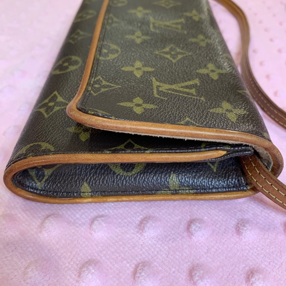 🚨SOLD! LV Monogram Pochette Twin GM - Picture 5 of 11